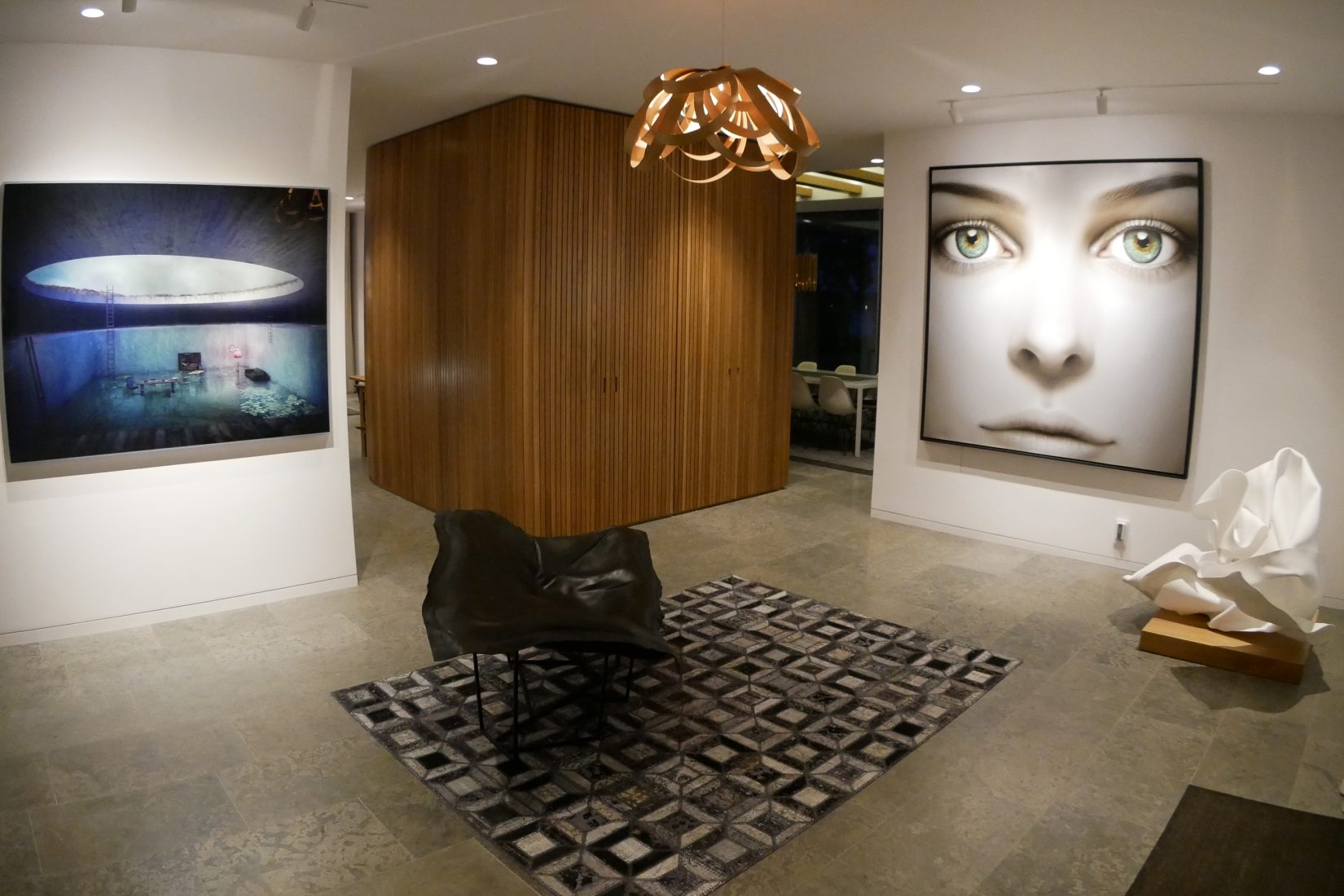 Wohnzimmer mit Ölandkalksteinfliesen