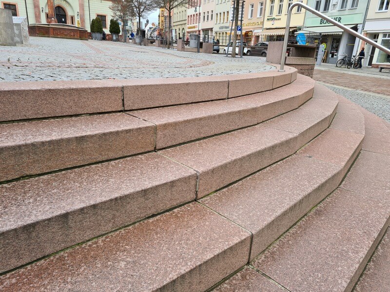 Granit Blockstufen - aestivate Treppe aus Naturstein aestivate
