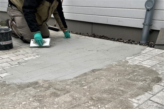 Oliva Pflastersteine verspachteln aestivate