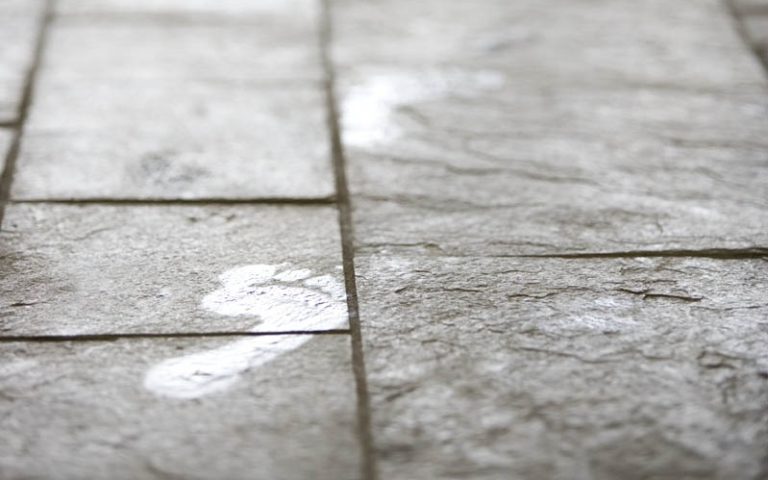 Silberquarzit mit Spaltrauer Oberfläche aestivate