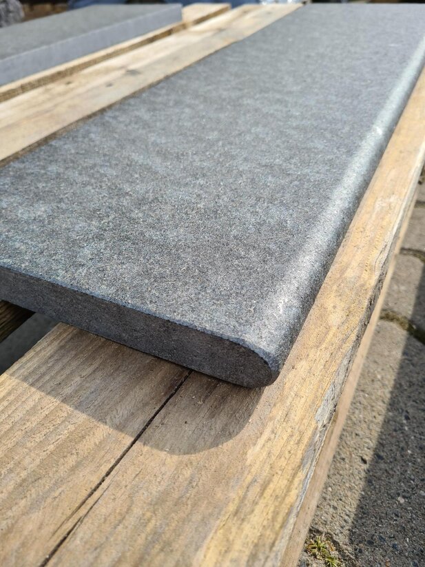 Mauerabdeckung-Nero-Assoluto-Halbrundstab-natursteinwolf Mauerabdeckung Nero Assoluto aestiavte