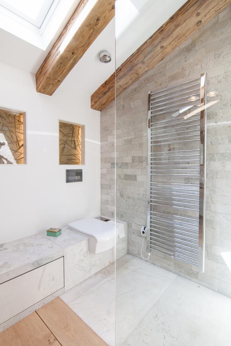 Silberquarzit als Riemchen in Bad aestiavte