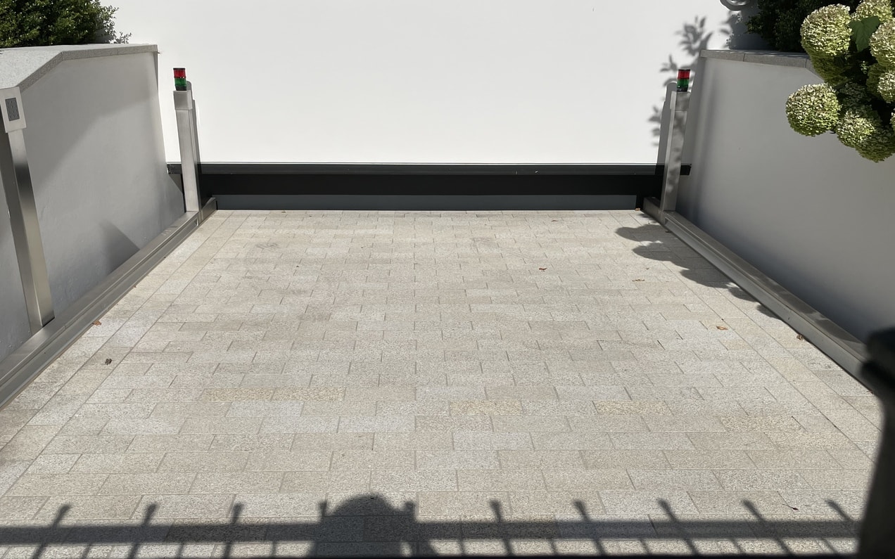 Auffahrt aus Brand Gelb Granit Pflaster aestivate Brand Gelb Granit aestivate